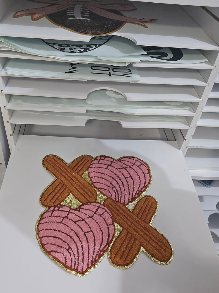 Conchas and Chuarros Xo Xo Chenille Patch